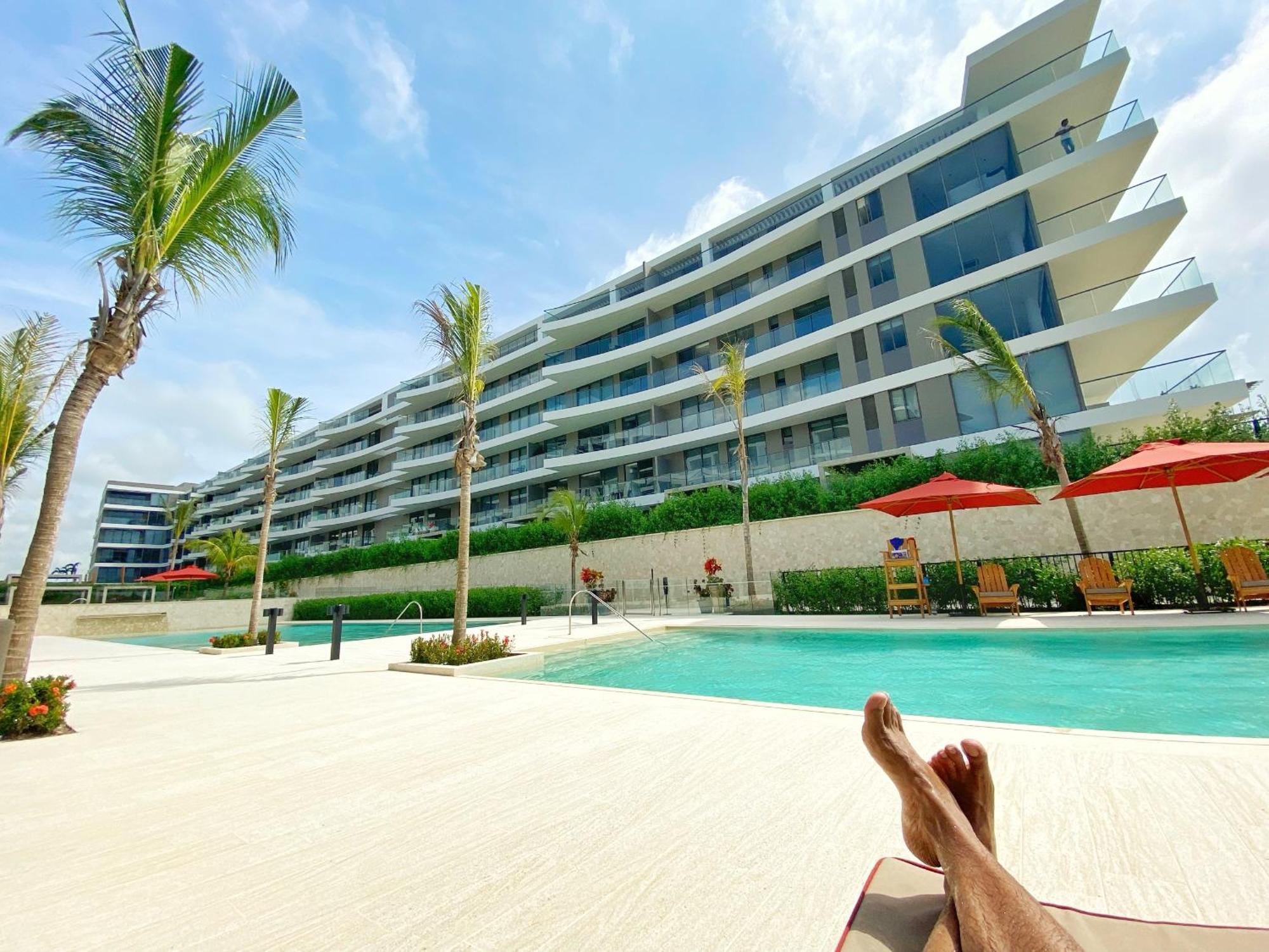 Apto 2 Piscinas Frente A La Playa En Apartamento